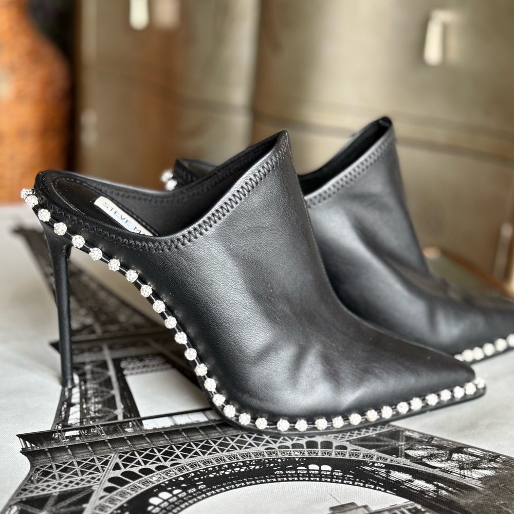 Elegant Black Stiletto Mules with Pearl Detailing - Picture 3 of 11